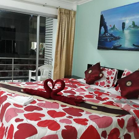 Sunshine Guesthouse Patong Bagian luar foto