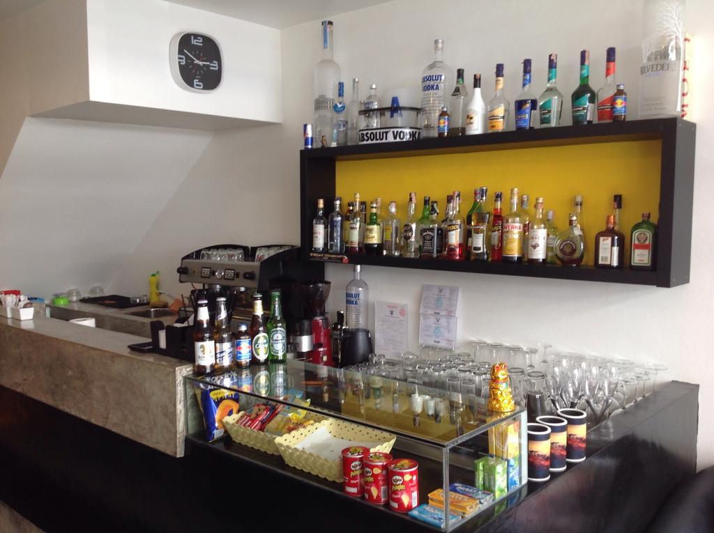 Sunshine Guesthouse Patong Bagian luar foto