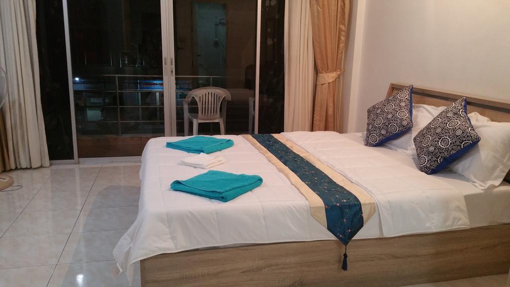 Sunshine Guesthouse Patong Bagian luar foto