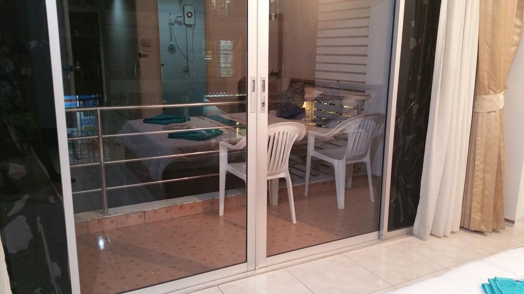 Sunshine Guesthouse Patong Bagian luar foto