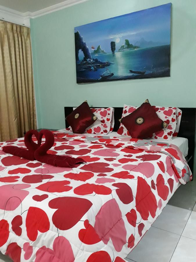 Sunshine Guesthouse Patong Bagian luar foto