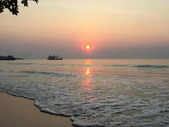 Sunshine Guesthouse Patong Bagian luar foto