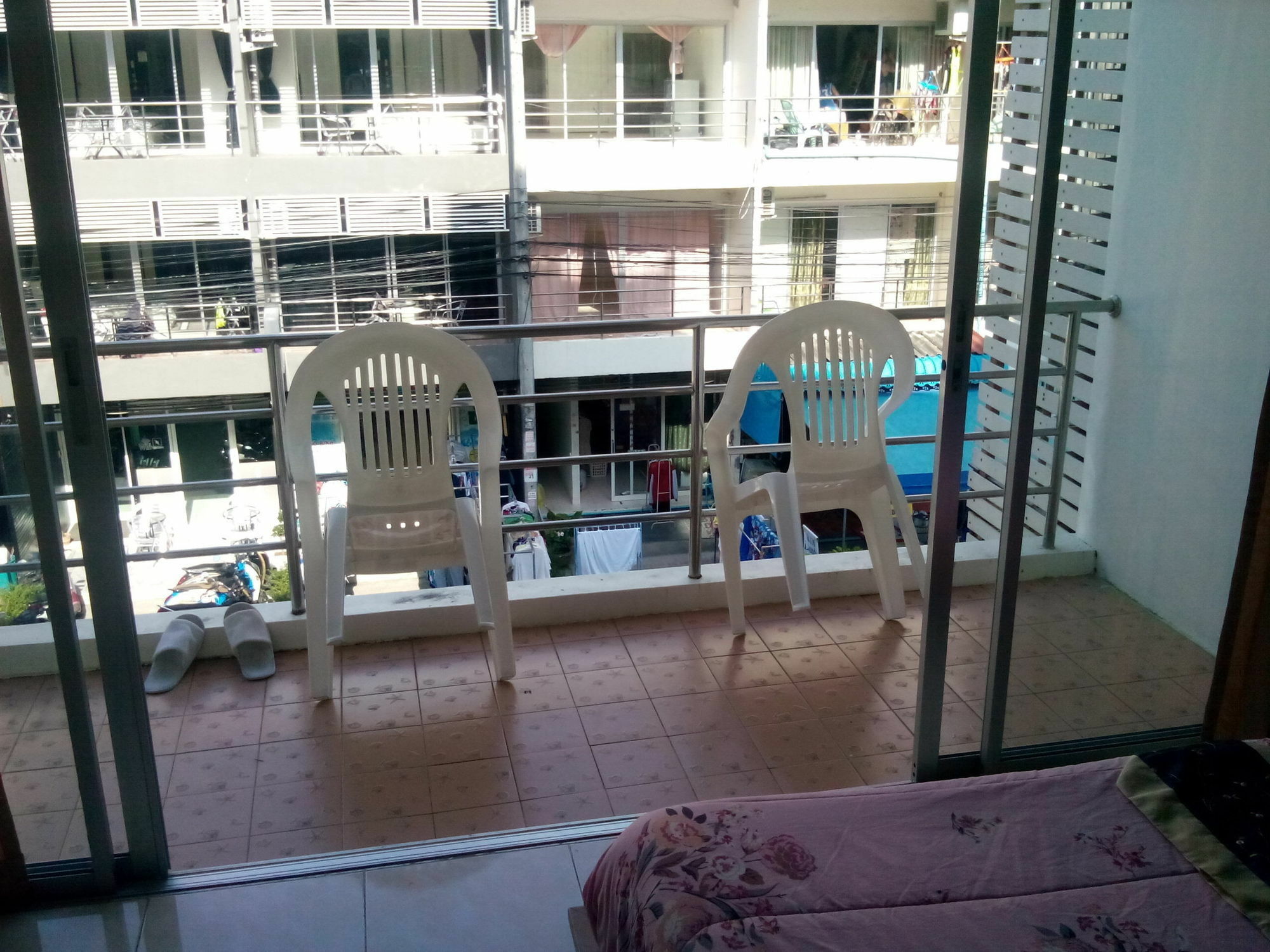 Sunshine Guesthouse Patong Bagian luar foto