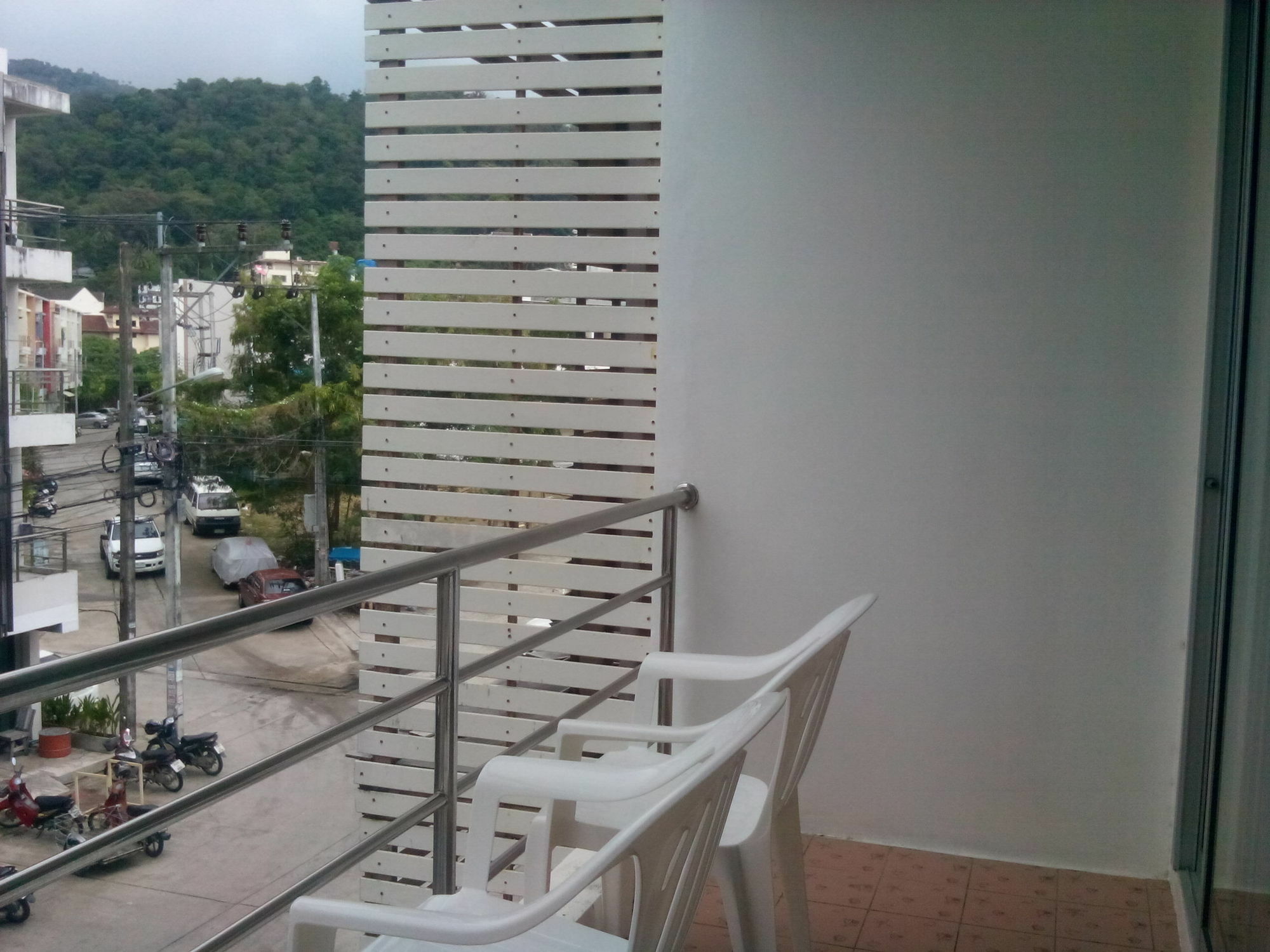 Sunshine Guesthouse Patong Bagian luar foto