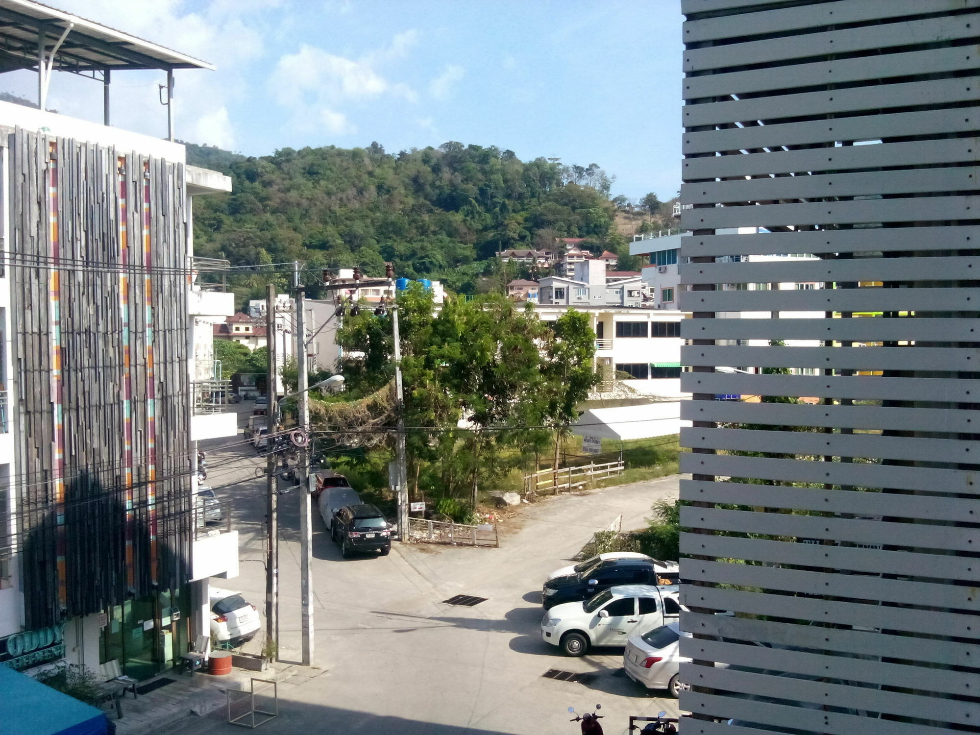 Sunshine Guesthouse Patong Bagian luar foto