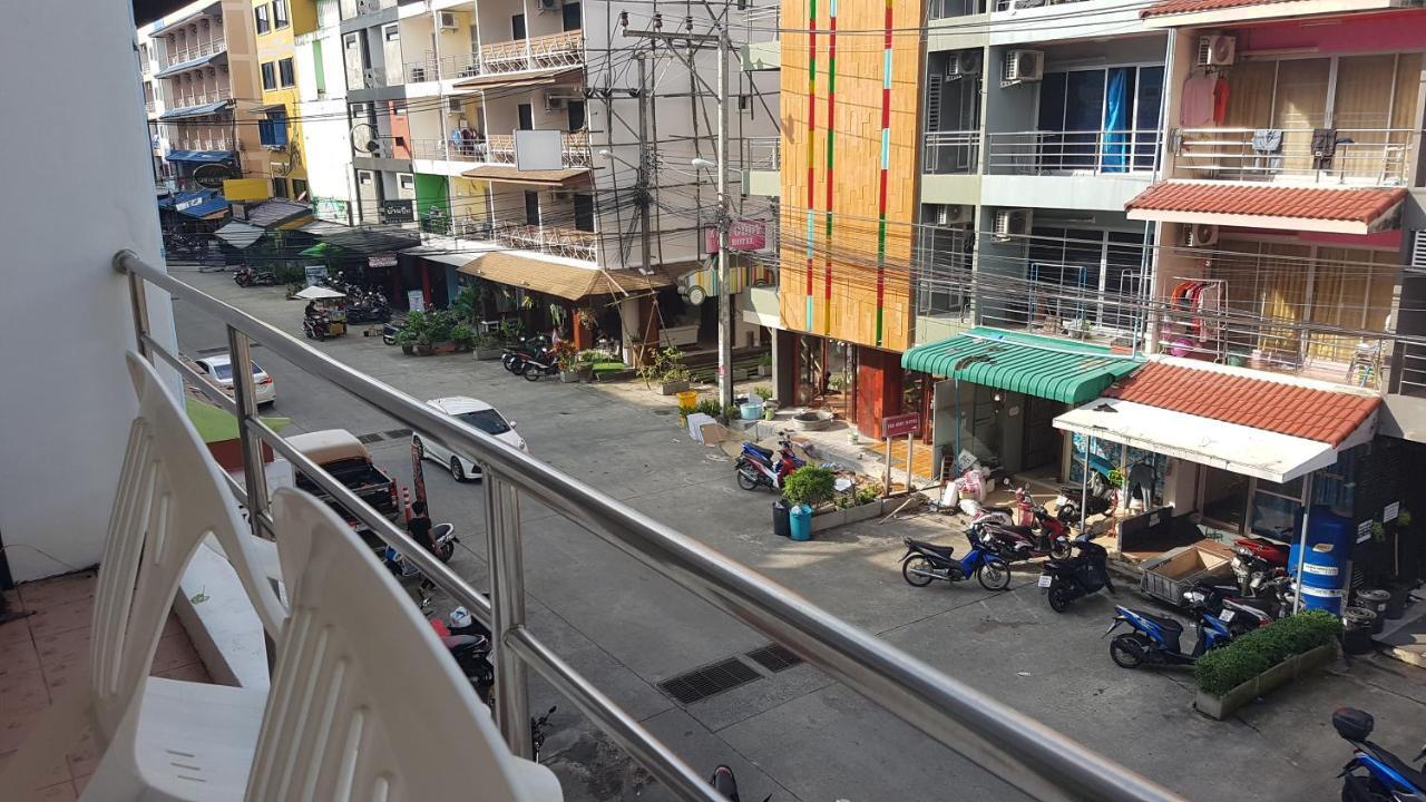 Sunshine Guesthouse Patong Bagian luar foto
